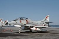 Photo: United States Navy, Douglas A-4 Skyhawk, 154655